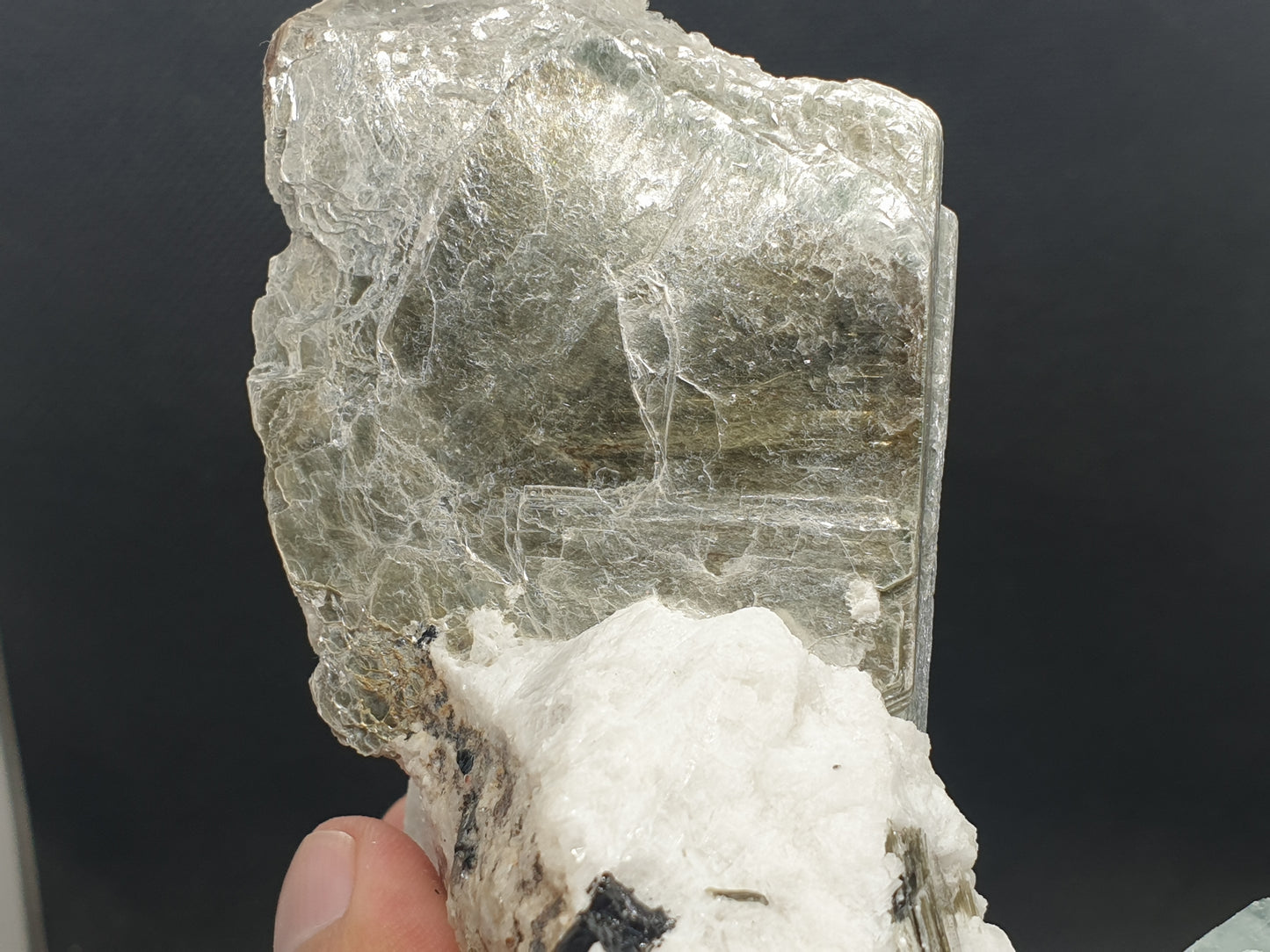 Aquamarine Crystal Specimen|Mica|Tourmaline 595 Gram