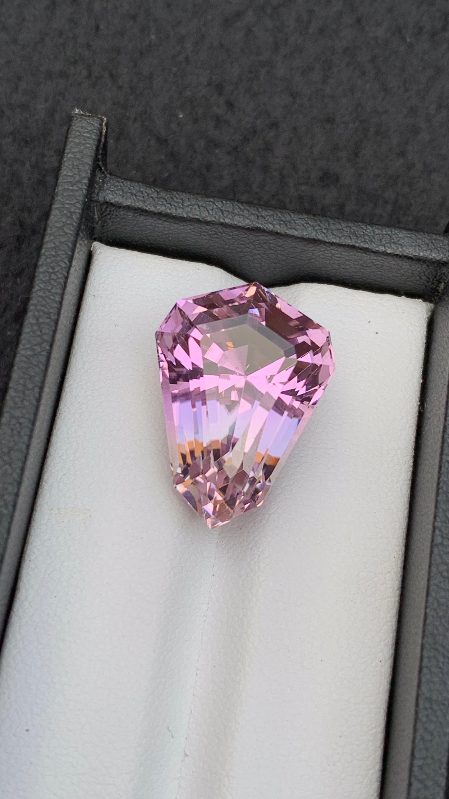 Kunzite 26.85 carat