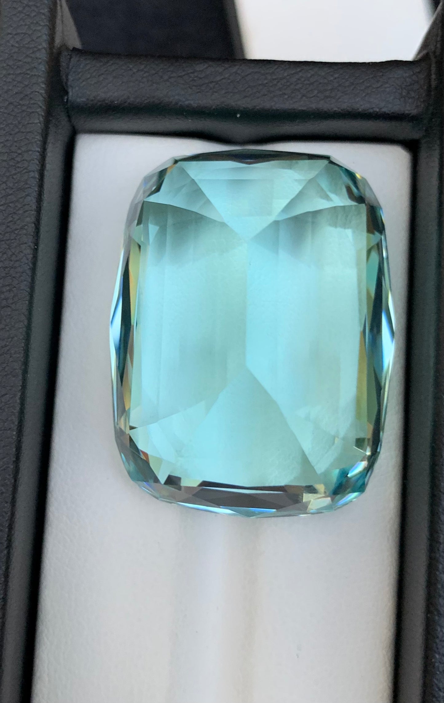 Aquamarine @ Pakistan 112.75 carat