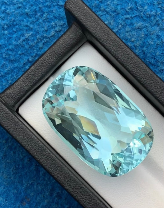 Aquamarine @ Pakistan 105.45 carat