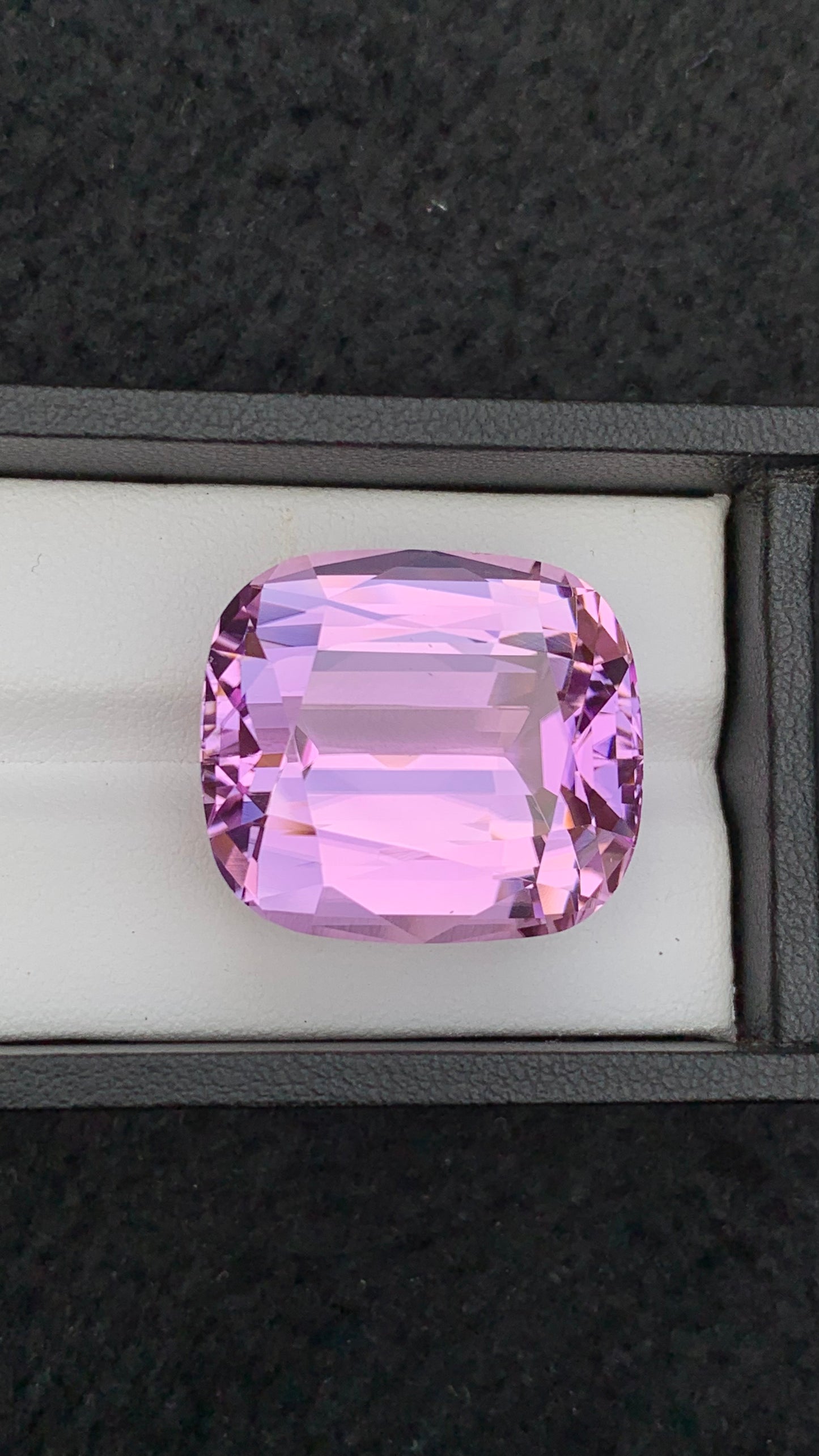 Kunzite 66 Carats