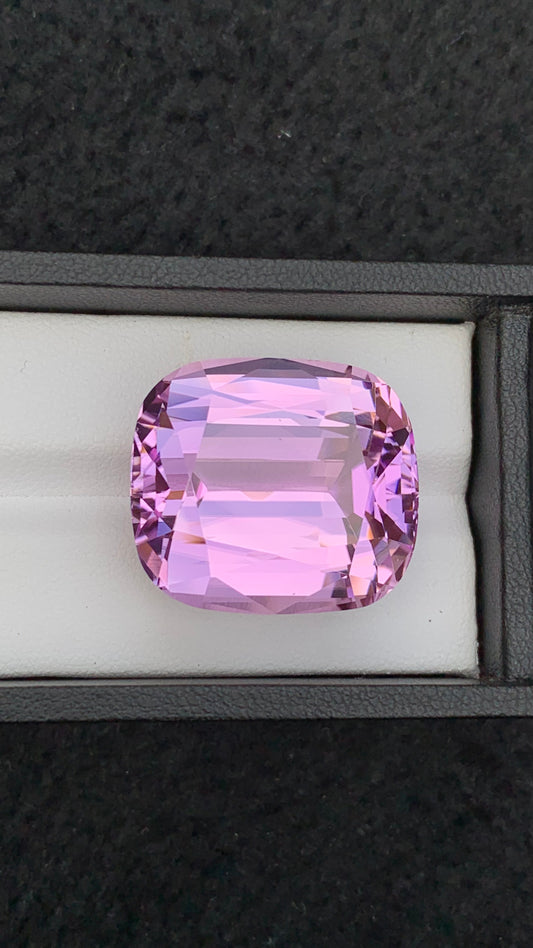 Kunzite 66 Carats