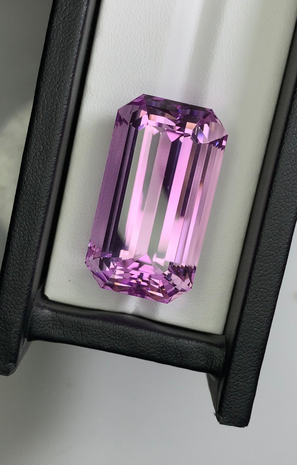 Kunzite @Afghanistan 123.15 Carat