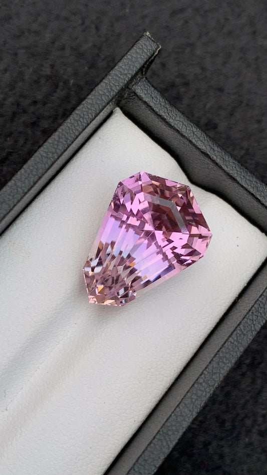 Kunzite 26.85 carat