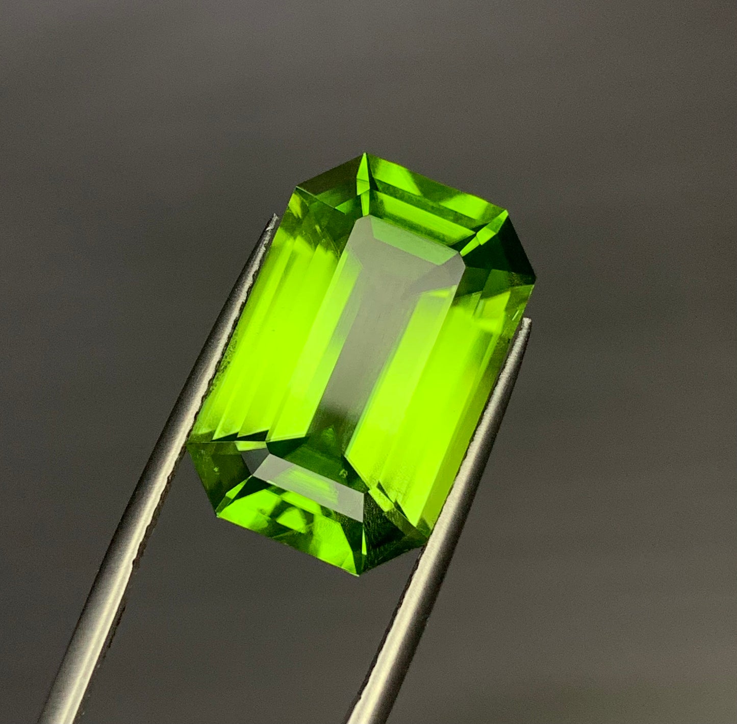 Peridot @ Pakistan. 14.85 carat Eye clean