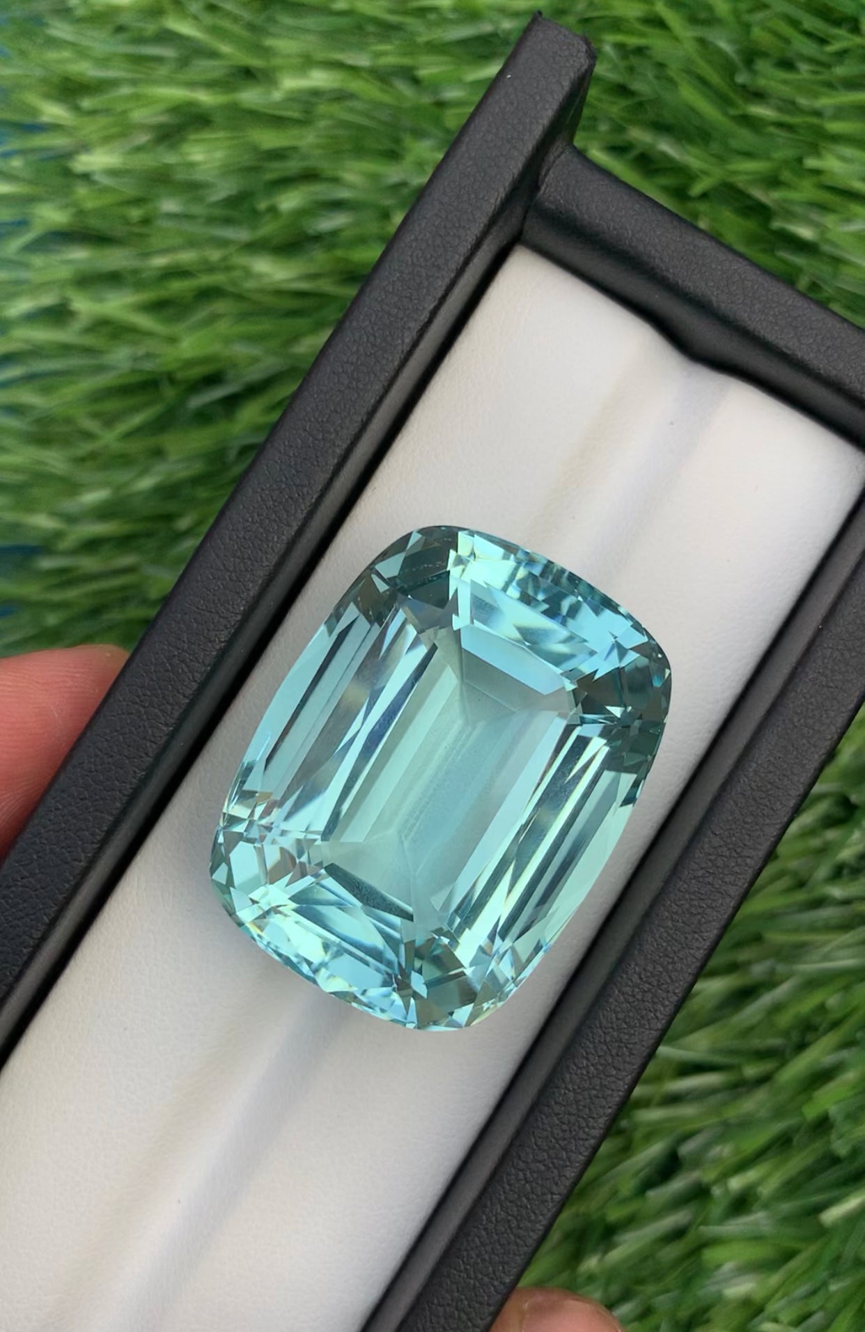 Aquamarine @ Pakistan 112.75 carat