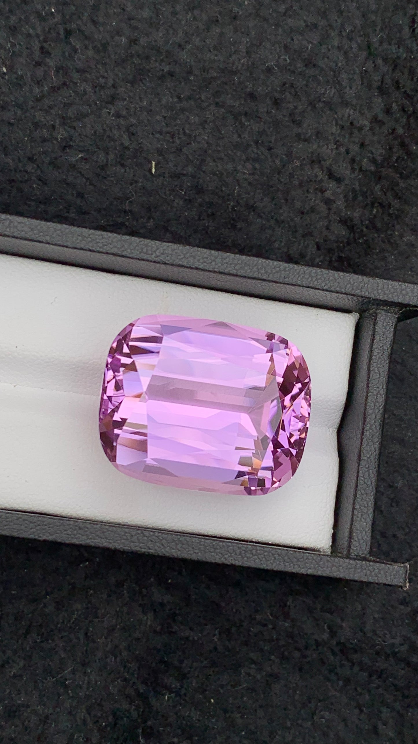 Kunzite Faceter Beautiful Piece 73.80 carat