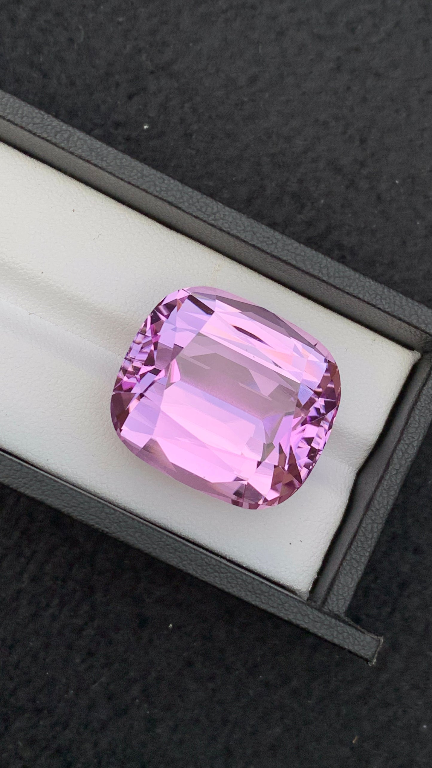 Kunzite 66 Carats