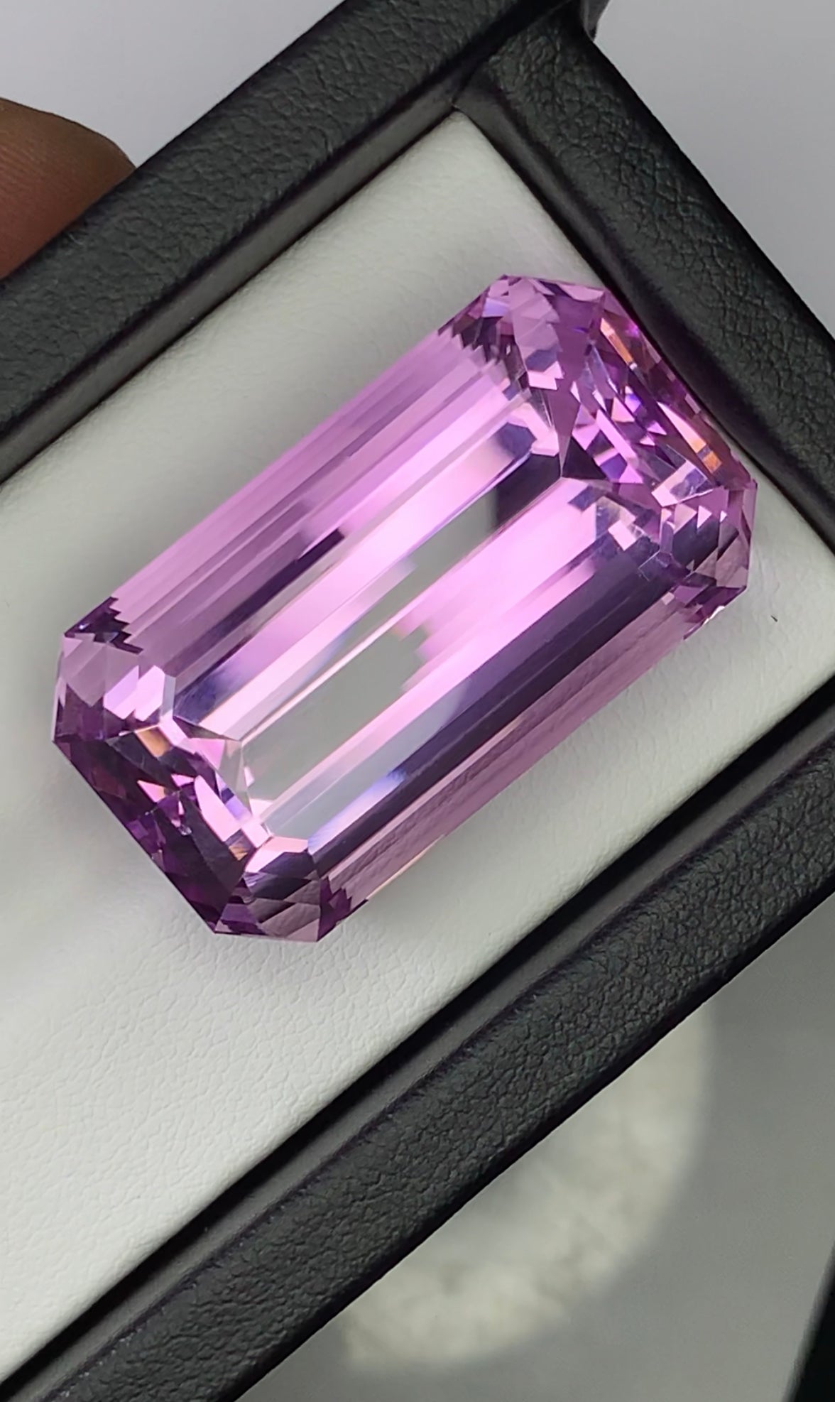 Kunzite @Afghanistan 123.15 Carat