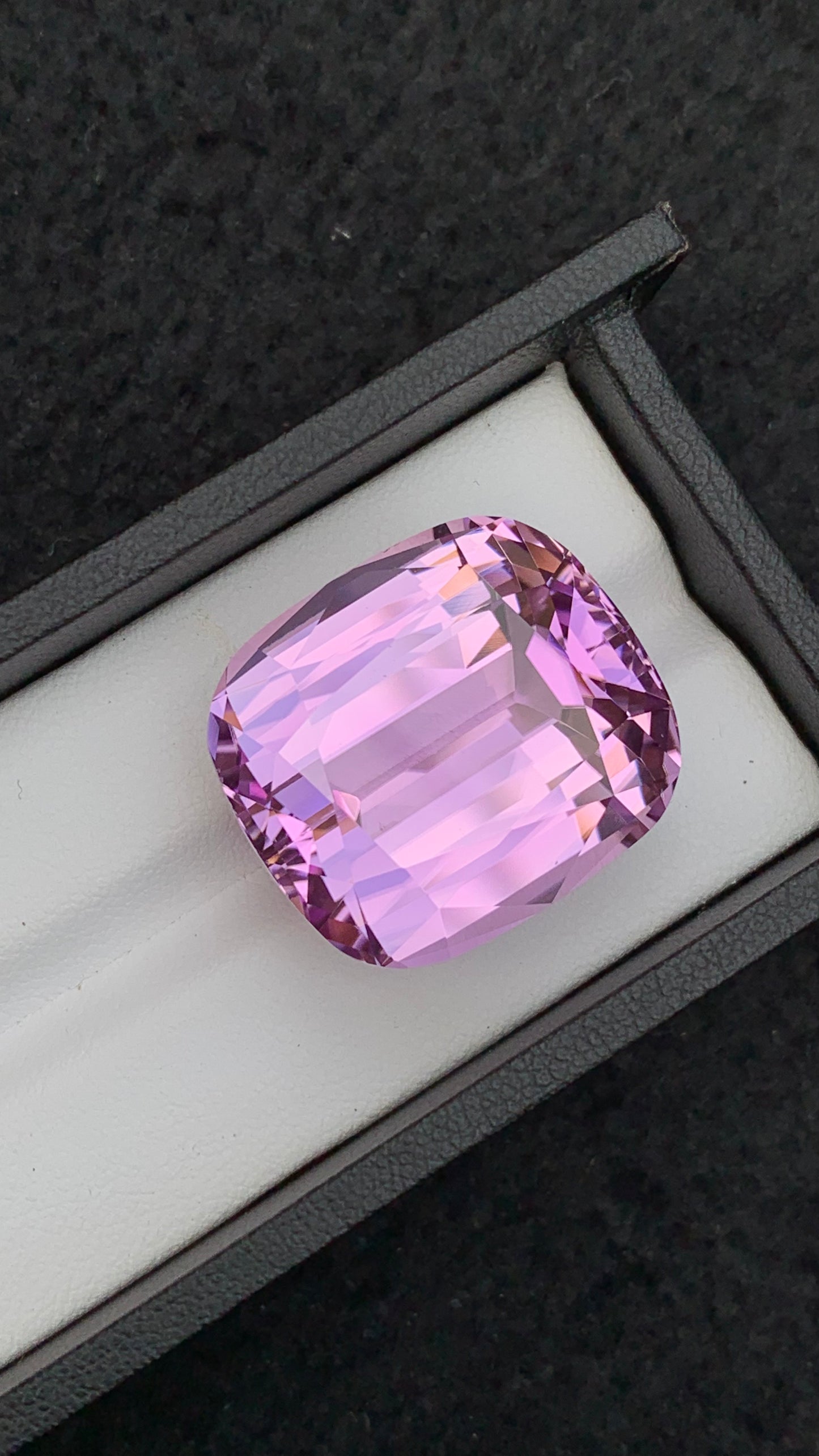 Kunzite 66 Carats