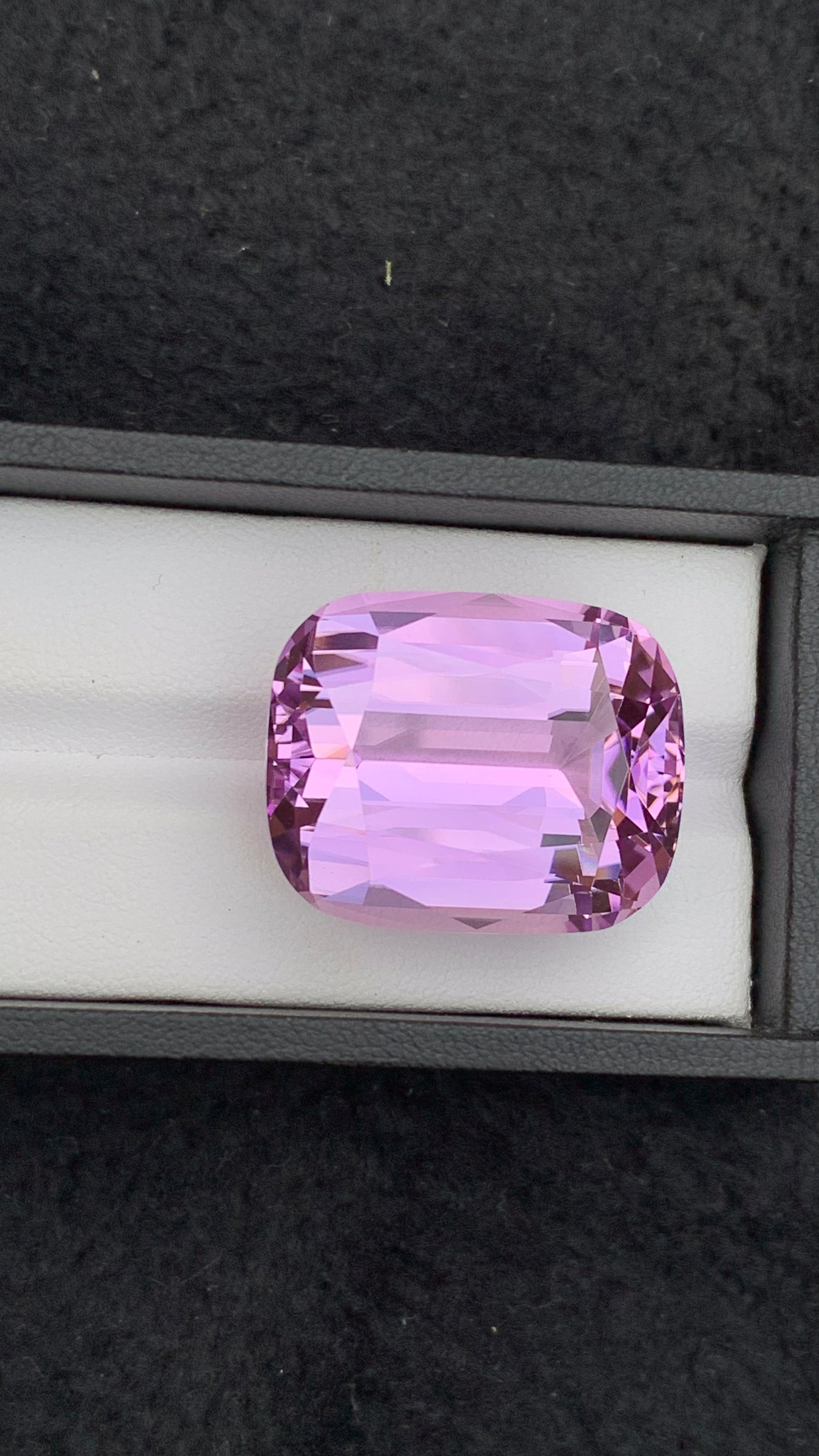 Kunzite Faceter Beautiful Piece 73.80 carat